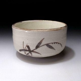 XB1: Vintage Japanese Pottery Tea Bowl,  Shino Ware with Signed wooden box 2