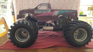 Kyosho USA1 Nitro RARE FAMOUS VINTAGE BIG FOOT RC Monster Truck, 11