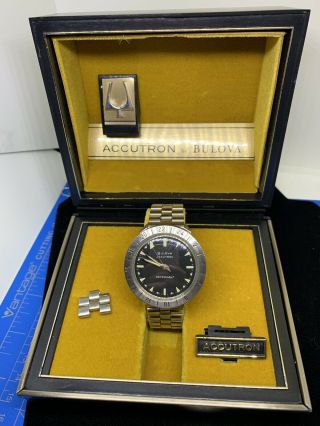 Vintage 1963 Bulova Accutron Astronaut Mens Steel Watch Box Battery