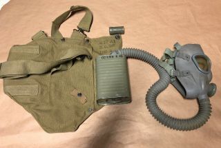Ww2 Us Army Service Gas Mask With Bag And Canister.