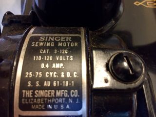 VINTAGE SINGER SEWING MACHINE,  FEATHERWEIGHT 221 1956 4