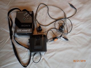 Sony Walkman Ii Vintage Tape Player With Extra Battery Pack