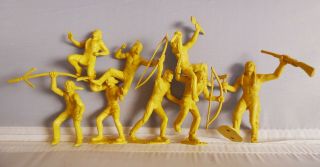 Marx Fort Apache Playset 60mm Pl - 591 Set Of 8 Indian Figures In Yellow