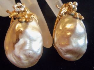 Miriam Haskell Signed Large Glass Pearl Clip Back Earrings 50 
