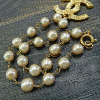 CHANEL Gold Plated CC Logos Imitation Pearl Vintage Necklace 4565a Rise - on 4