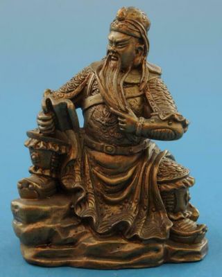 Chinese Old Fengshui Copper Hand - Carved Guan Yu Read Book Statue E01