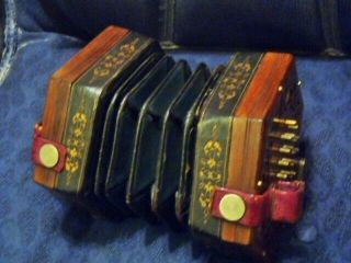 ANTIQUE,  CONCERTINA,  “ENGLISH”,  48 BUTTONS WITH HEX BOX Good Sound 2