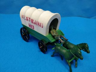Marx Rel - 60mm - Covered Wagon Driver Horses Hitch - Green Westward Ho