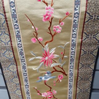ANTIQUE CHINESE EMBROIDERED SILK PANEL/SLEEVE WITH BIRDS AND FLOWERS 3