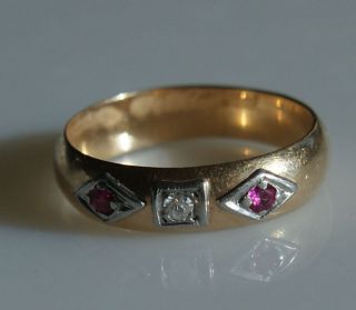 Vintage Solid Yellow Gold Ring With Diamond And Two Rubies Size 6.  25