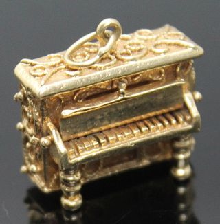 Jeanor Vintage 3d Detailed Vertical Piano Ornate Solid 14k Yellow Gold Charm Pnd