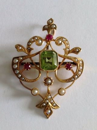 Fine Quality Art Nouveau 15ct Gold Peridot Ruby & Seed Pearl Pendant