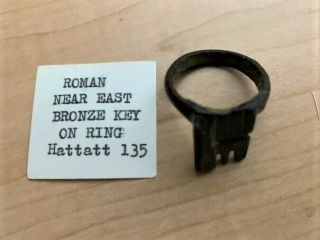 Ancient Roman Near East Bronze Key On Ring (hattatt 135) - Ca.  1st Century Ad