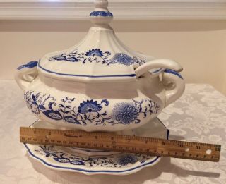 LARGE BLUE & WHITE CERAMIC SOUP TUREEN WITH UNDER PLATE AND LADLE SPOON 3