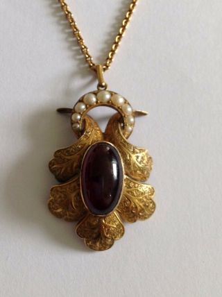 Fine Victorian Cabouchon Garnet & Seed Pearl Pendant / Chain