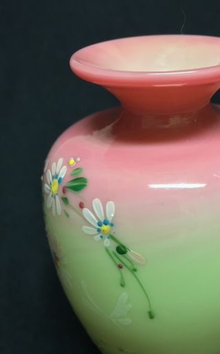 Pairpoint Vintage Glossy Burmese Enameled HAND PAINTED W/ DAISIES MINI Vase 2