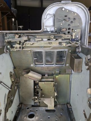 Mills 5 Cent Black Cherry Antique Slot Machine 1940s 9