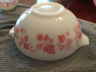 VINTAGE PINK GOOSEBERRY Pyrex CINDERELLA SET OF 4 Nesting Mixing Bowls COMPLETE 7