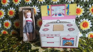 ADORABLE VINTAGE OHIO ART TIN STOVE AND 8 