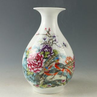 Exquisite Chinese Porcelain Hand - Painted Flower & Bird Vase W Qianlong Mark