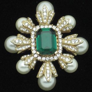 Ciner Figural Cross Brooch Emerald Glass Pearl Rhinestone Pin 20