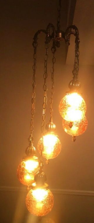 VINTAGE MCM MID CENTURY RETRO GOLD 5 LIGHT CRACKLE GLASS HANGING SWAG LAMP 3