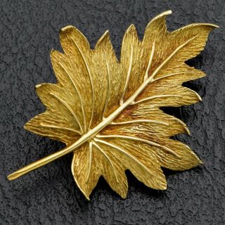 Tiffany & Co Vintage 18k Yellow Gold Leaf Brooch Pin 8.  2 Grams 1.  9 X 1.  3 Inches