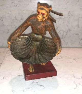 Vintage Petites Choses Cast Iron Monkey Holding Shell Statue Figurine 5.  5 " Metal