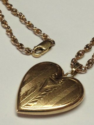 VINTAGE 14K GOLD HEART LOCKET PENDANT NECKLACE,  14K CHAIN 24 3/4 INCHES 11