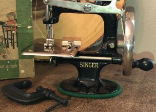 Vintage Singer Child ' s Sewing Machine No.  20 Made in USA 2