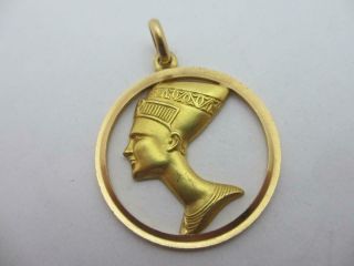 Egyptian Queen Nefertiti 18k Gold Pendant Vintage C1980.  Tbj07601