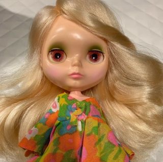 Vintage 1972 Kenner Blythe Doll Blonde Paisley Blue Dress Pink Blush Flaws 6
