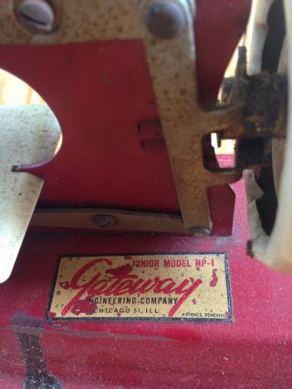Collectible Red Gateway Antique Child ' s Toy Sewing Machine Metal w/ old Thread 2