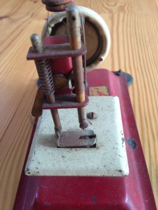 Collectible Red Gateway Antique Child ' s Toy Sewing Machine Metal w/ old Thread 6