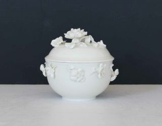 Nymphenburg Blanc de Chine Porcelain COVERED BOWL with Applied Flowers Germany 3