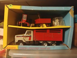 Ertl Toys Town & Country Farm Set Stock No.  80 3,  Made In Usa Nrfb
