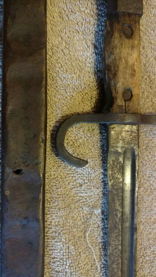 Old relic Japanese Bayonet w.  hooked quillon and scabbard 4