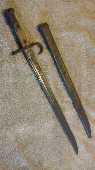 Old relic Japanese Bayonet w.  hooked quillon and scabbard 5