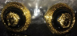 Gianni Versace Italy Vintage Gold Tone Medusa Clip Earrings 3