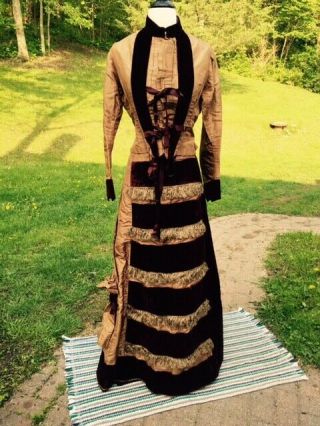 Antique Victorian 1860’s 2 Pc.  Dress Silk Taffeta And Velvet With Bustle Skirt