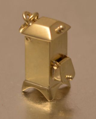 14k Gold Vintage 3 - D Old Fashion Oven Charm Pendant Opens Up (ch567)