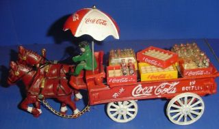 Vintage Coca Cola Cast Iron Horse Drawn Wagon With 7 Cases 30 Coca Cola Bottles