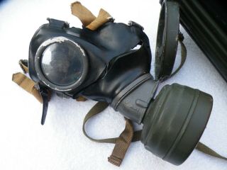 WW 2 BMW GERMAN ORIG GAS MASK CAN EARLY WAR MASK AND LATE WAR CAN COMPLETE 6