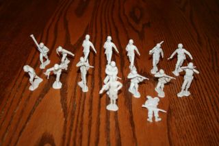 16 Vintage Marx 1963 Wwii Light Gray German Army Soldiers Z - Mpc Timmee