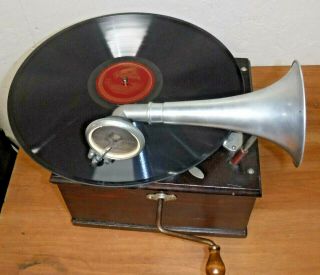 RARE ANTIQUE TRUMPETONE PHONOGRAPH TALKING MACHINE RECORD PLAYER N.  Y. 6