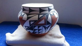 Large Vintage Decorated Acoma Nm Pot By B.  Leno Of The Renowned Leno Family