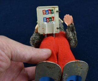 VINTAGE 1950 ' S TIN LITHO WIND UP TOY READING BEAR MADE IN JAPAN - 5