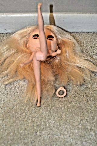 1972 Kenner Blythe doll Blonde side part Hair 7 line version Rare doll 11