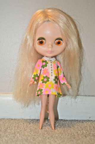 1972 Kenner Blythe doll Blonde side part Hair 7 line version Rare doll 2
