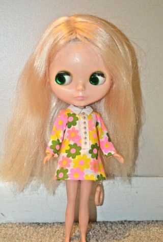 1972 Kenner Blythe doll Blonde side part Hair 7 line version Rare doll 3